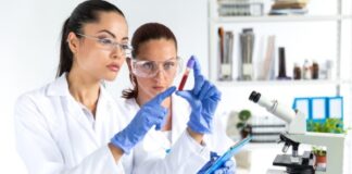 הבנת בריאות האישה: פתרונות לגידול בשחלה והיפרפלזיה של רירית הרחם